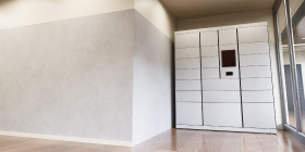 Без курьеров: жильцы все чаще выбирают постамат в подъезде